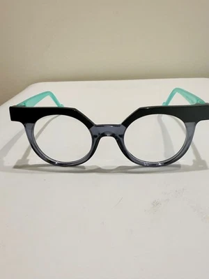 Anne et Valentin Punchy  8A25 - Image 1 of 3