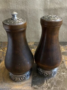 Vintage Salt And Pepper Shaker Grinder Set Wood Silver Metal Beautifully Unique - Picture 1 of 10