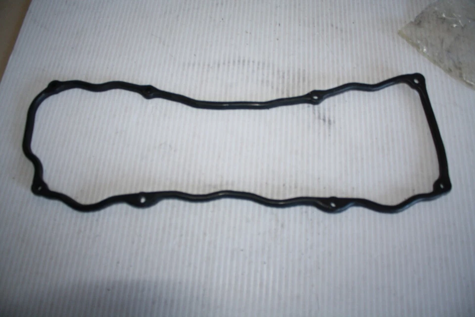 ПРОКЛАДКА КРЫШКИ КАЧАЛКИ NISSAN 13270-D0101.  OEM 1982-1988 200SX, STANZA 2,0 Л - Изображение 1 из 1