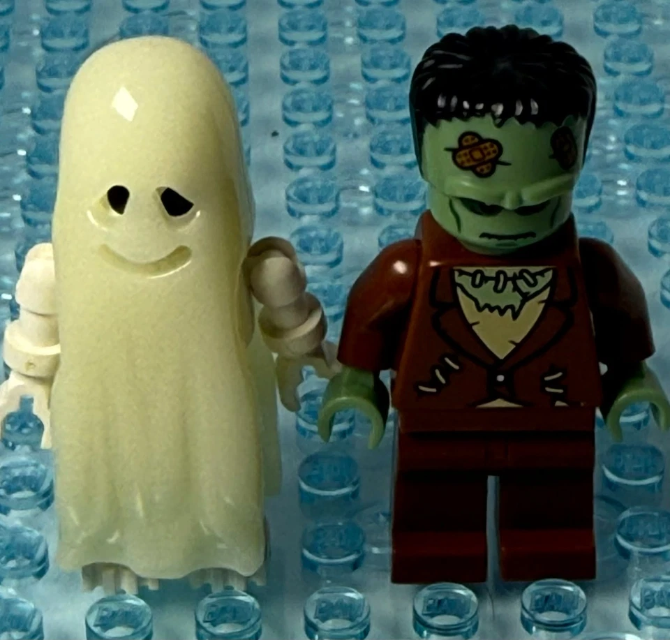 Lego Halloween Mini Figuras Personajes Brillan en la Oscuridad Fantasma Frankenstein Foto 1 de 1