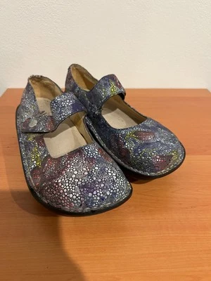 Alegria Shoes Womens 37 AU 7 Red Paloma Nursing Work Hospitality Capacetic - image 1 of 4