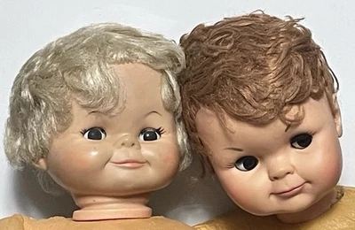 2 muñecas vintage con cuerpo de espuma Jolly & Uneeda - como están Foto 1 de 4