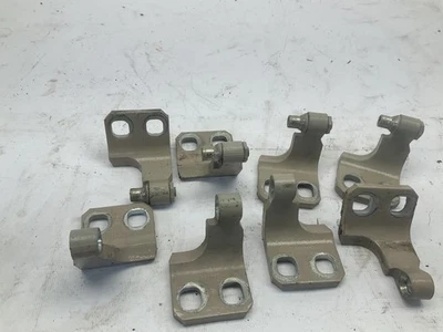 Conjunto de dobradiças de porta traseira dianteira 13-15 Fiat 500L 4D T - Imagem 1 de 4