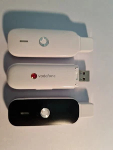 Lotto di 3 Chiavetta Internet Usb Vodafone Stock - Foto 1 di 3