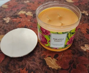 Bath & Body Works 3 wick Candle - Picture 1 of 4