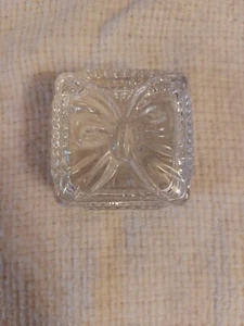Crystal Clear Industries 24% Lead Crystal Trinket Box w/Bow Made in Yugoslavia - Picture 1 of 9