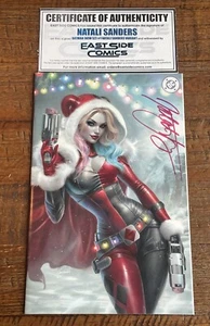 BATMAN NEW 52 #1 NATALI SANDERS SIGNED W/ COA HARLEY QUINN CHRISTMAS VARIANT - Picture 1 of 2