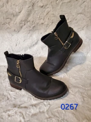 "Call it SPRING" Woman's Zip Up Ankle Boots - Size 8 - Black - 0267 - Image 1 of 4