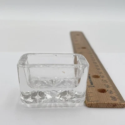Salero abierto de vidrio prensado rectangular transparente individual pequeño Foto 1 de 4