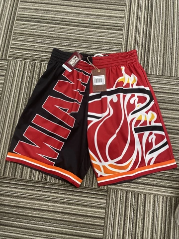 NEW MITCHELL AND NESS BIG FACE SHORTS MIAMI HEAT LARGE Cover