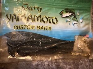 Gary Yamamoto 5” Kut Tail Worm Black