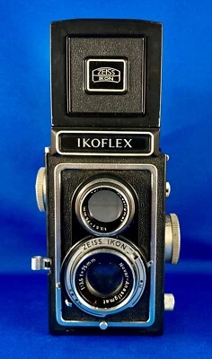 Zeiss Ikon Ikoflex IB (854/16) TLR Camera with Case for Parts or Repair - Image 1 of 4