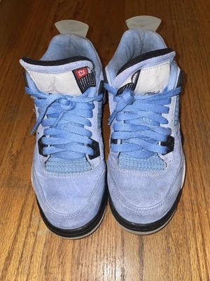 Air Jordan 4 retrô azul universitário tamanho infantil 5Y - Imagem 1 de 4