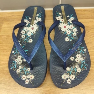 Chanclas Ipanema talla 4 Reino Unido diseño margarita azul y dorado hechas en Brasil - Imagen 1 de 7