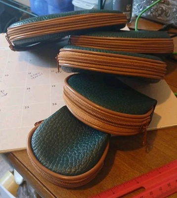 Juego de 5 estuches de maquillaje con cremallera NESTING verde/marrón NESTING a juego Foto 1 de 4