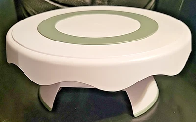 Wilton  12" Cake Decorating Turntable Lightly Used Non-slip, fold Away legs - Image 1 of 4