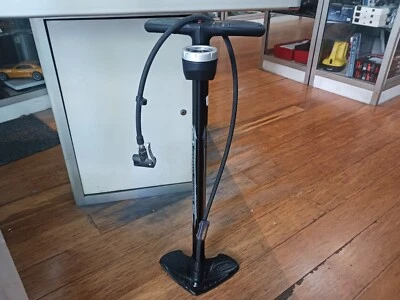 RAVX DUAL PHASE 200 TRACK FLOOR FOOT PUMP - image 1 of 4