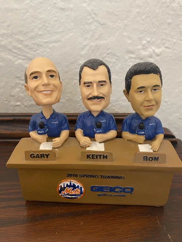 *Read* METS Gary Cohen Keith Hernandez Ron Darling SNY 2010 Spring Training SGA Cover