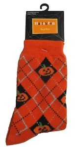 NEW WOMENS 1 PAIR KOHLS CREW SOCKS 9-11 ORANGE PUMPKINS HALLOWEEN BLACK SILVER - Picture 1 of 4