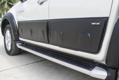 Revestimiento de carrocería de 4 puertas laterales negro mate para Isuzu D-Max Dmax 1,9 3,0 L 2016 2018 Foto 1 de 4