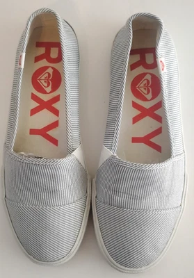 Roxy Derby Love 7.5 Women Stripe Blue/White/Red Slip On Sneakers Clean - Image 1 of 4