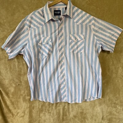 Camisa para mujer vintage Wrangler Pearl con botones a presión rosa pastel manga corta Foto 1 de 4