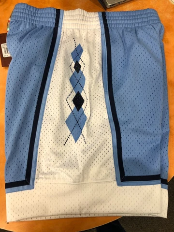 NORTH CAROLINA TARHEELS MENS  Mitchell & Ness  BASKETBALL  SHORTS  SKY BLUE 1992 Cover