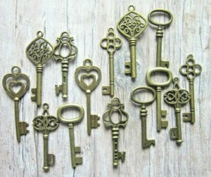 Antiguas llaves de metal bronce esqueleto boda steampunk vintage colgante dije 14 Reino Unido - Imagen 1 de 5