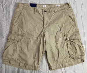 GAP 38 Iconic Khaki 12" Cargo Shorts Hits Below Knee NWT GORPcore Normcore Dad - Picture 1 of 10