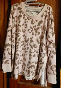 New Direction womans top XL pink Leopard Long Sleeve Slitted Sides Ex Condition  - Picture 1 of 3