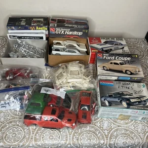 Plastic Model Car Junkyard VTG Lot 1:25 Revell AMT Monogram Lindberg See Photos - Picture 1 of 16