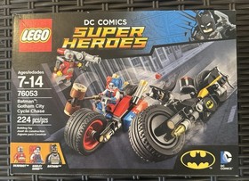 Lego DC Comics Super Heroes 76053 Batman Gotham City Cycle Chase NEW Retired 