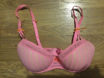 Sujetador BETSEY JOHNSON Medias Malla A Rayas Encaje Plunge Rosa y Coral 32B 32C Usado Foto 1 de 2