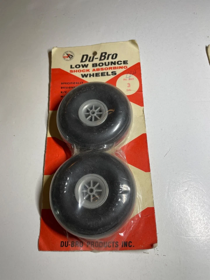 Du-Bro Low Bounce Shock Absorbing Wheels 3"  MOC Model Airplane - Image 1 of 1