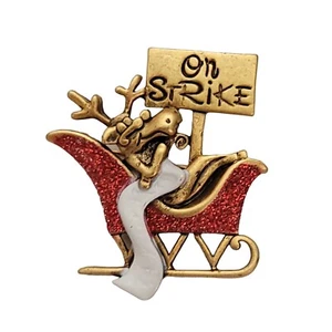 Danecraft Gold Tone Red Enamel Reindeer In Sleigh, On Strike Pin Brooch, E978 - Picture 1 of 8