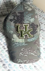 U. of Kentucky Mütze Camo Style Top Of The World One Fit - Bild 1 von 4