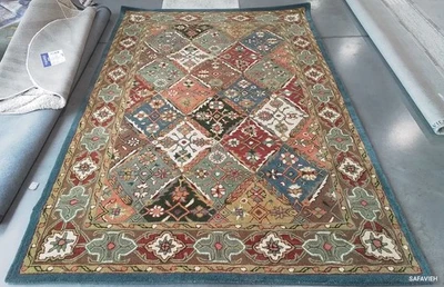GREEN / RED 6'-0" x 9'-0" Damaged Binding Rug, Reduced Price 1172782291 HG316B-6 - Image 1 of 4