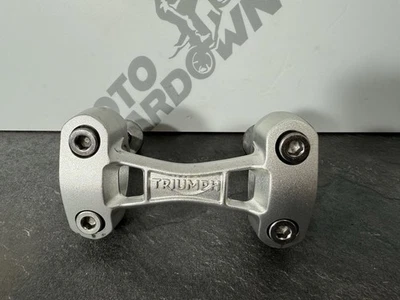 Braçadeiras de guidão Triumph Street Triple 765 R RS 2017-22 16457 milhas fabricante de equipamento original - Imagem 1 de 4
