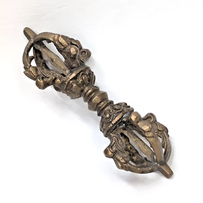 Antique Hand-Forged Brass Tibetan Dorje Vajra – Rare Ritual Collectible Foto 1 de 4