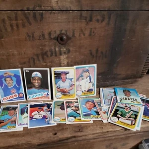 1980's Random Baseball Cards - Picture 1 of 8