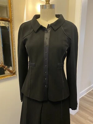 Traje Chanel Negro Chaqueta Y Pantalones Talla 42 Clásico Atemporal Foto 1 de 4