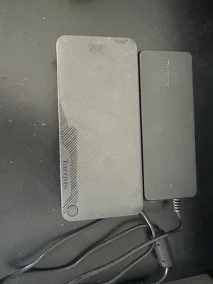 Targus USB C Universal DV4K Black Docking Station with 100W Power Delivery - Image 1 of 3