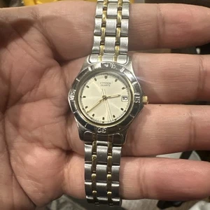 Vintage Citizen Damenuhr Edelstahl zweifarbig Datum Champagner Quarz 26 mm Passform 7,5 Zoll - Bild 1 von 9