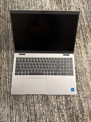 Dell Latitude 5520 15,6'' Intel Core i5-1145G7 16GB RAM 512GB SSD FHD Win11 Pro - Bild 1 von 4