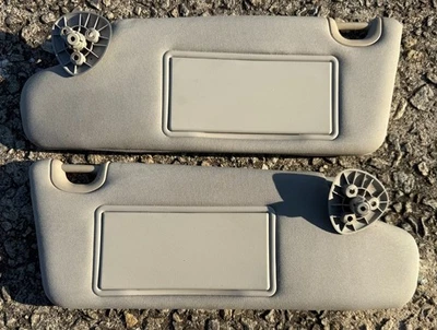 Parasoles grises laterales para conductor y pasajero Chevrolet HHR 2006-2011 OEM Foto 1 de 3