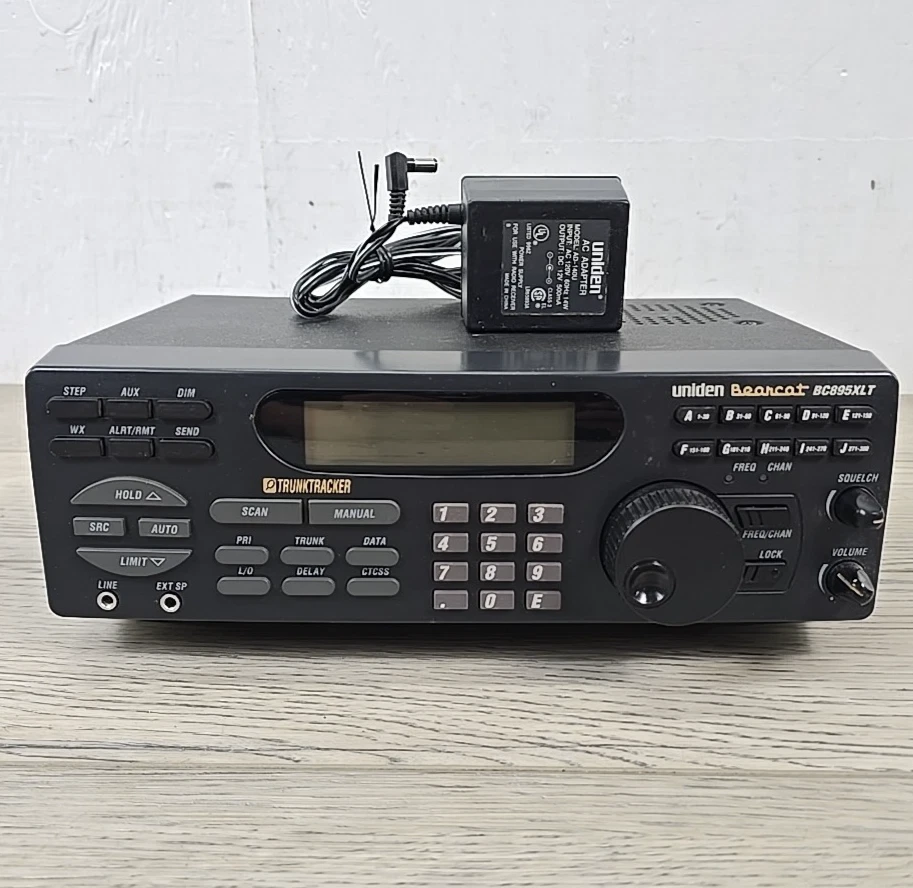 Uniden Bearcat BC895XLT TrunkTracker 警用消防模拟底座扫描仪 300 Ch — 第 1/4 张图片