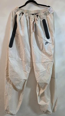 Pantalones Nike Tech para hombre tejidos beige de gran tamaño HM7158-104 talla X-grande Foto 1 de 4