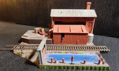HO SCALE TRAIN SIDING FOREST LUMBER COMPANY DIORAMA BUILDING WORKING SWITCHES - Image 1 of 4