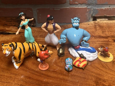 Disney Aladdin Deluxe PVC Figure Play Set Jasmine Genie Jafar Raja EUC complete Cover
