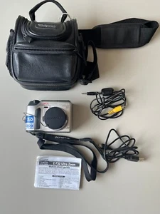 Olympus Camedia C-720 Ultra Zoom 8x Zoom 3MP Digital Camera Y2k w/ Bag WORKS - Picture 1 of 14